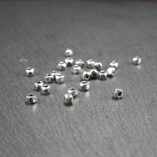 20 Spacer Perlen sechseckig, antik silberfarben, geschwärzt, 10869