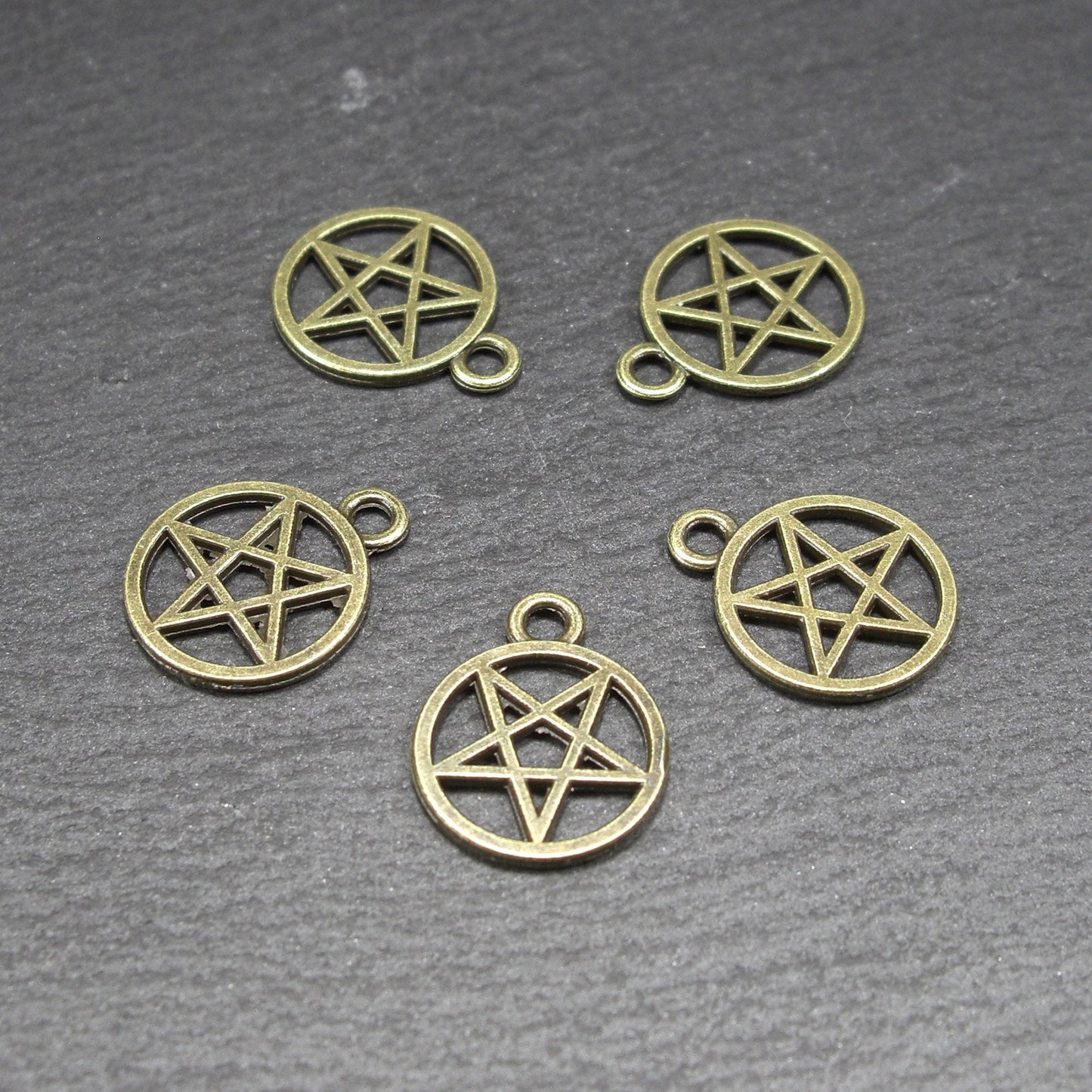 5 Anhänger umgedrehtes Pentagramm Drudenfuß, bronzefarben, 10878