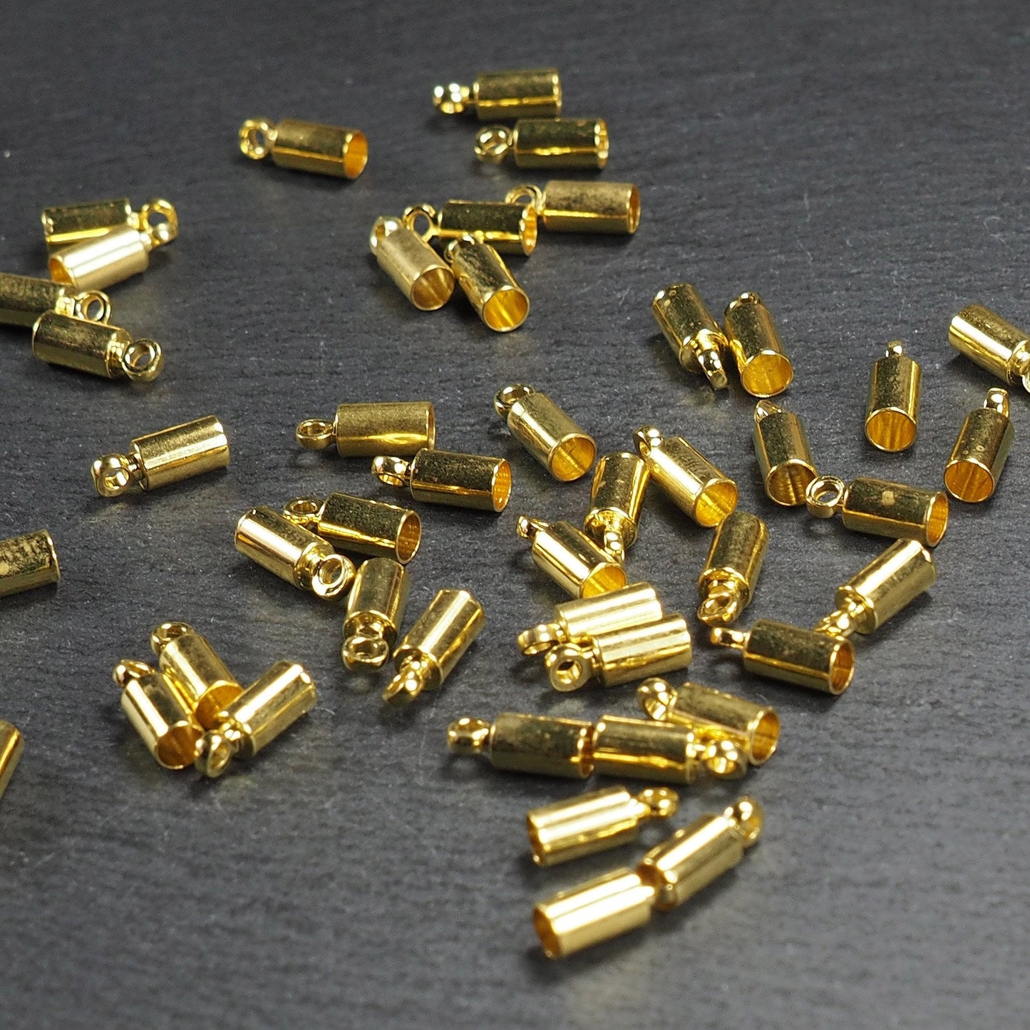 10 Endkappen rund für 3 mm Band, goldfarben, 10134