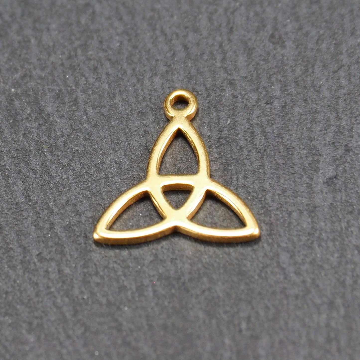 Anhänger keltische Triquetra, chirurgischer Edelstahl 316 vergoldet, 11015