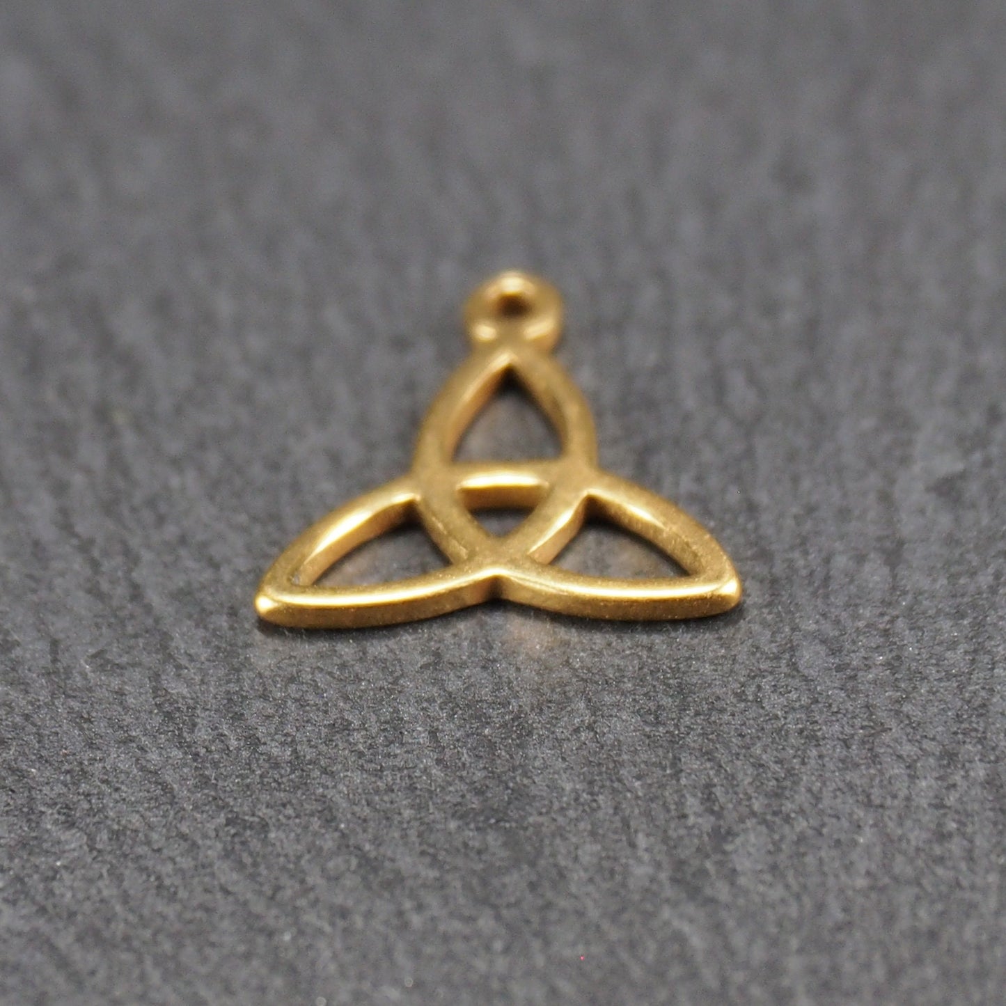 Anhänger keltische Triquetra, chirurgischer Edelstahl 316 vergoldet, 11015