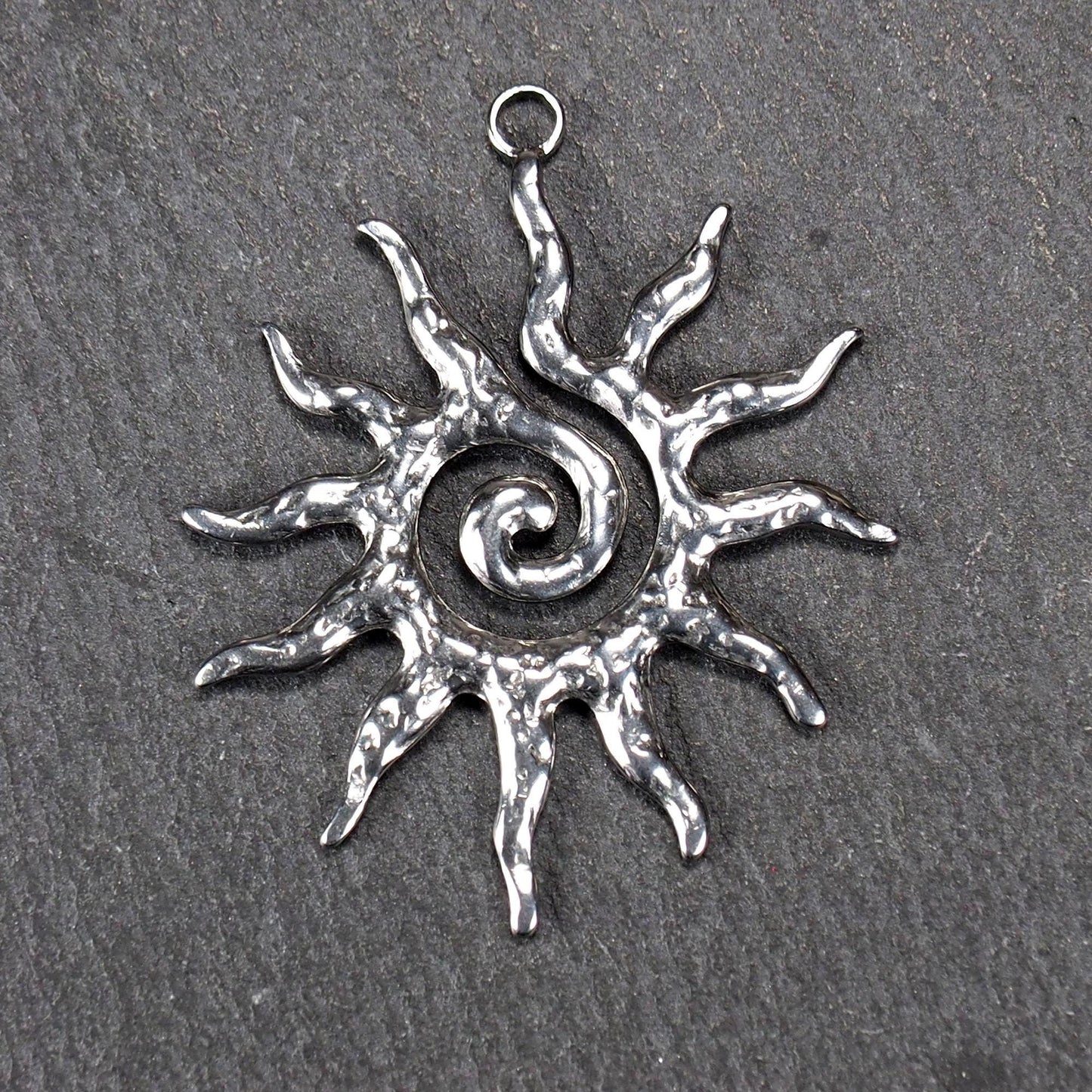 Anhänger Sonne, versilbert, Edelstahl 304, Tribal Design, 11249