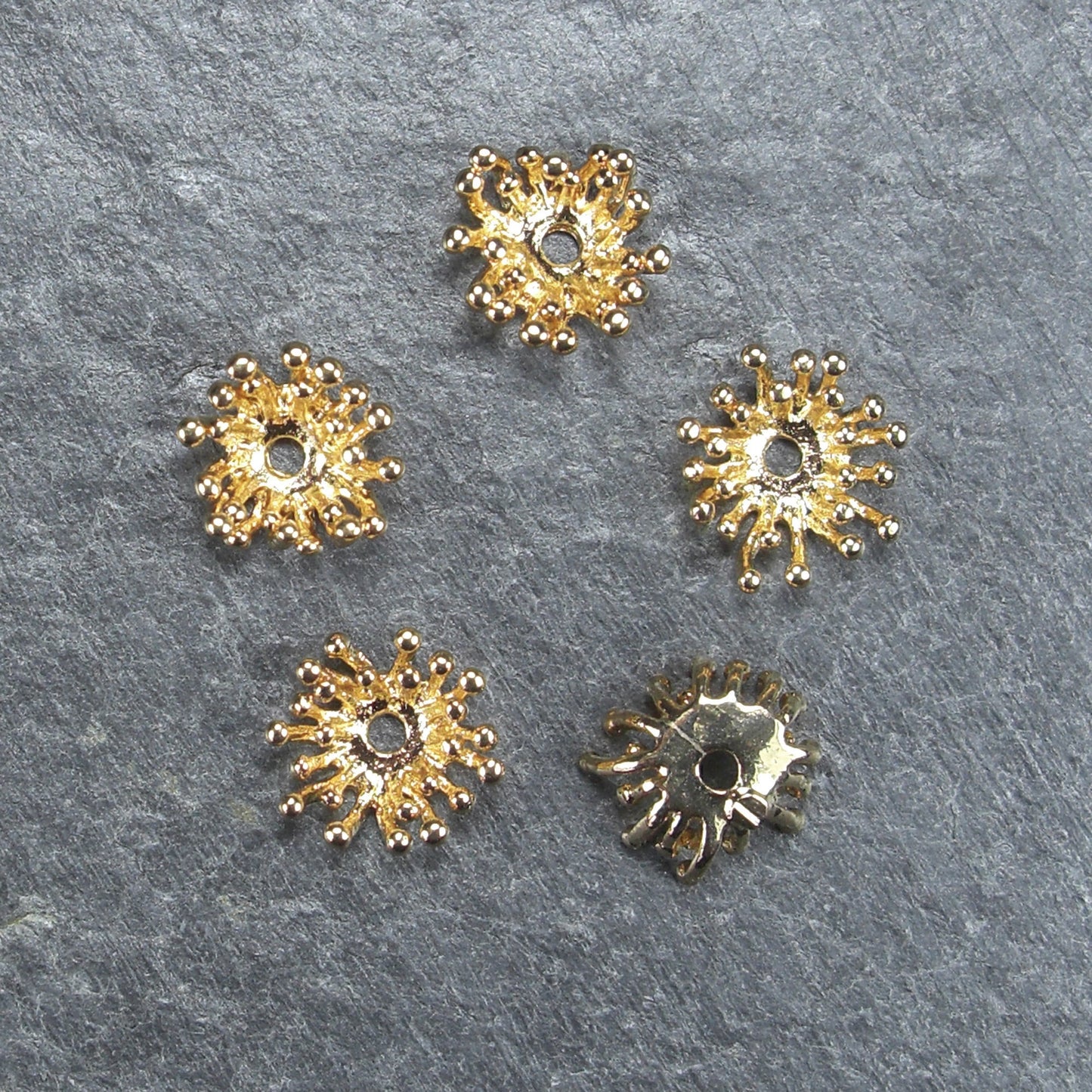 2 Perlenkappen 12 x 10 mm, Messing, 18 Karat vergoldet, 10195