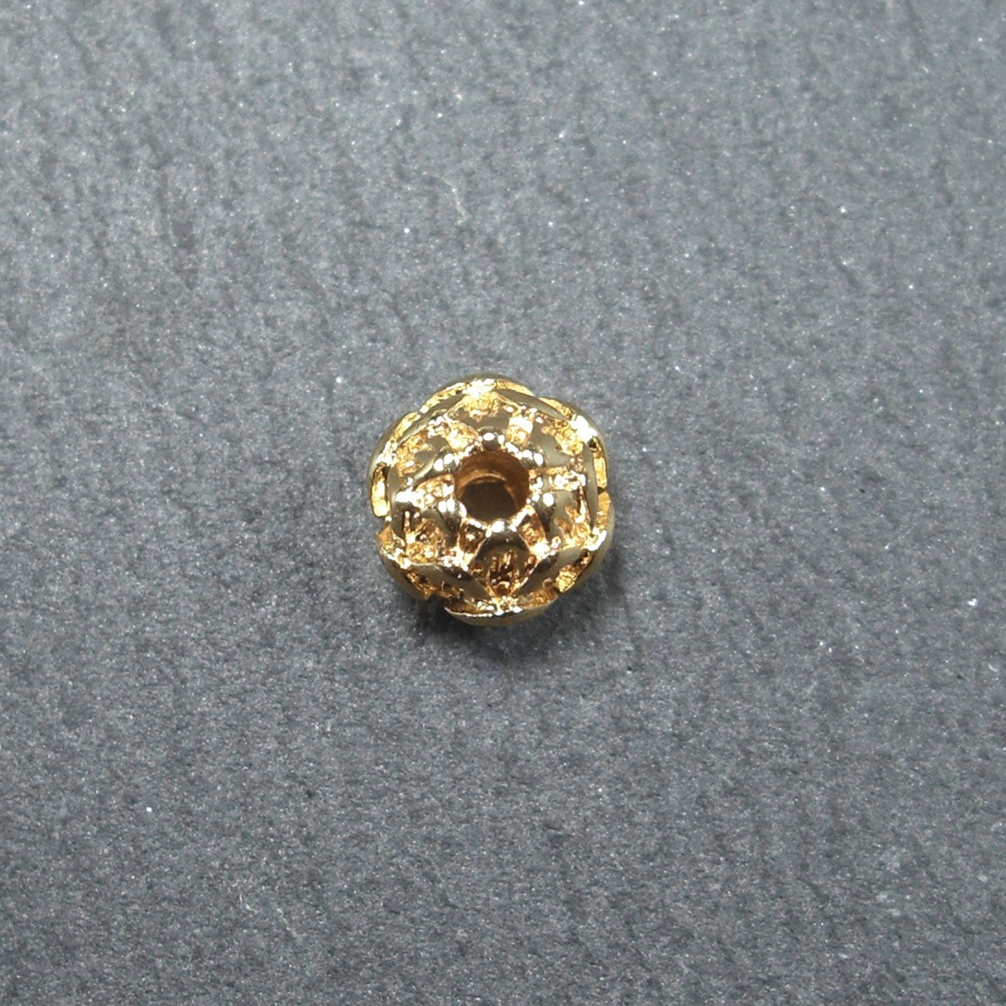 2 zauberhafte Lotos Perlen, 6 x 5 mm, 24 K Gold, 10453