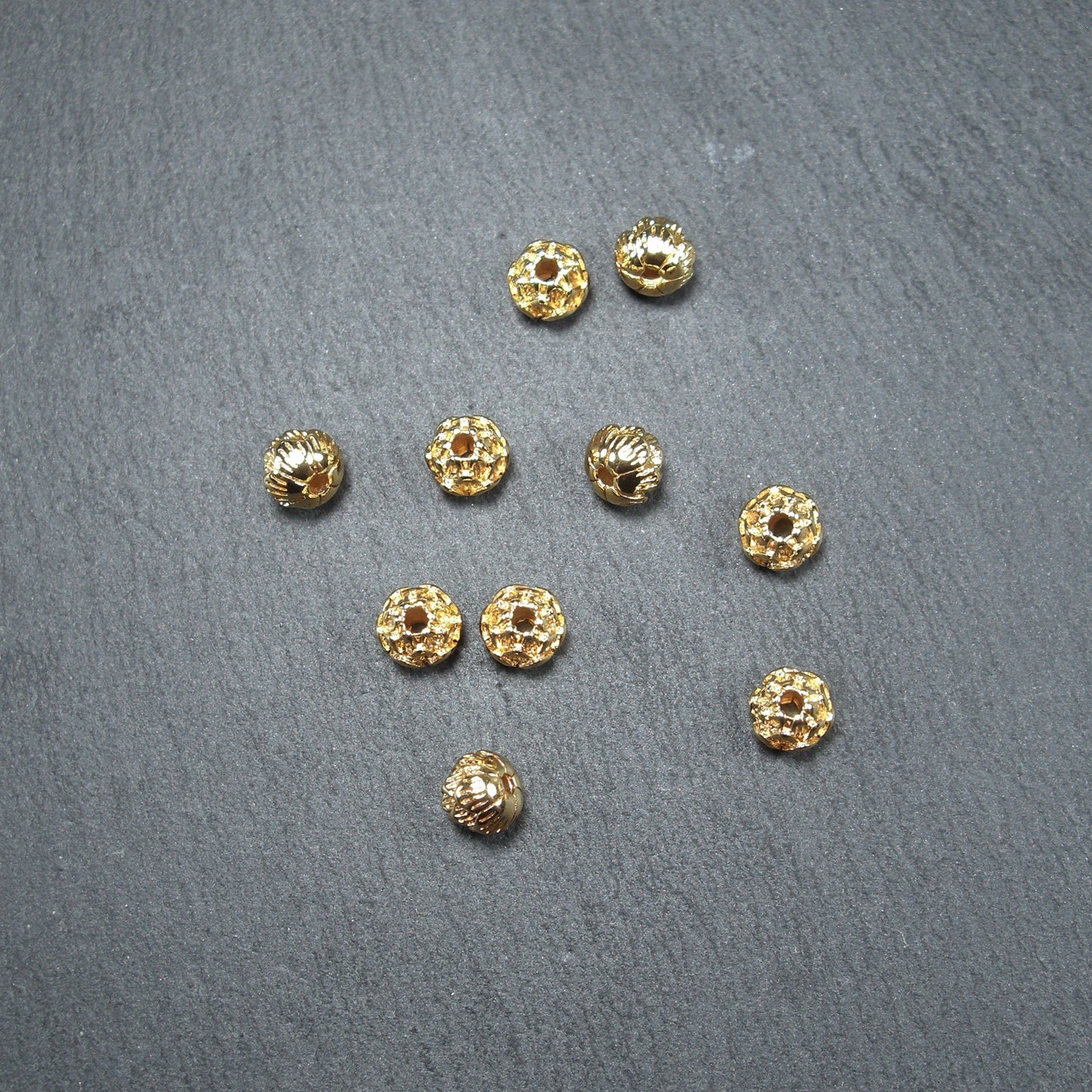 2 zauberhafte Lotos Perlen, 6 x 5 mm, 24 K Gold, 10453