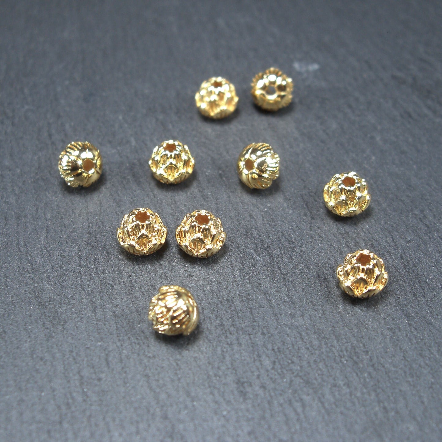 2 zauberhafte Lotos Perlen, 6 x 5 mm, 24 K Gold, 10453