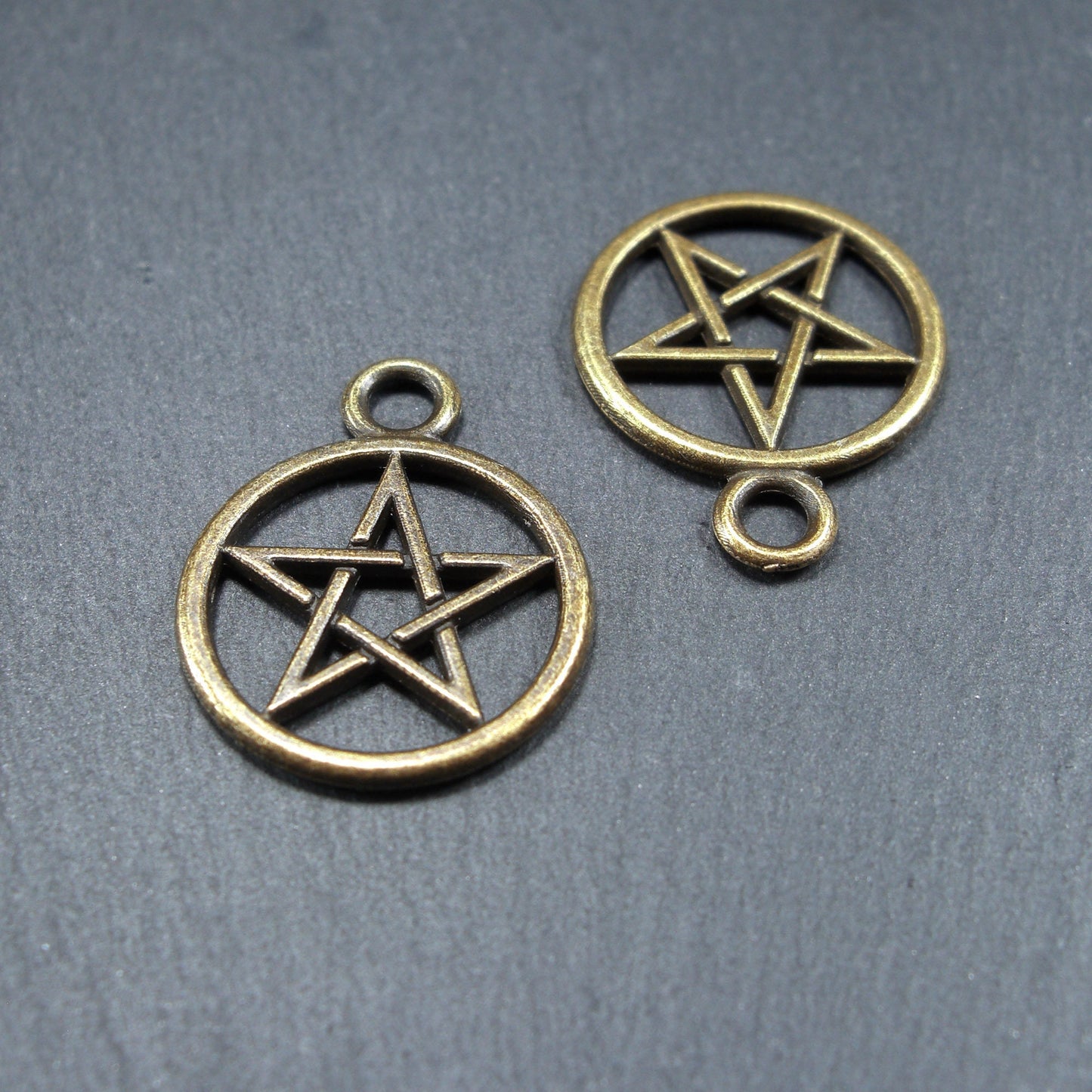 5 Anhänger Pentagramm, bronzefarben, 10504