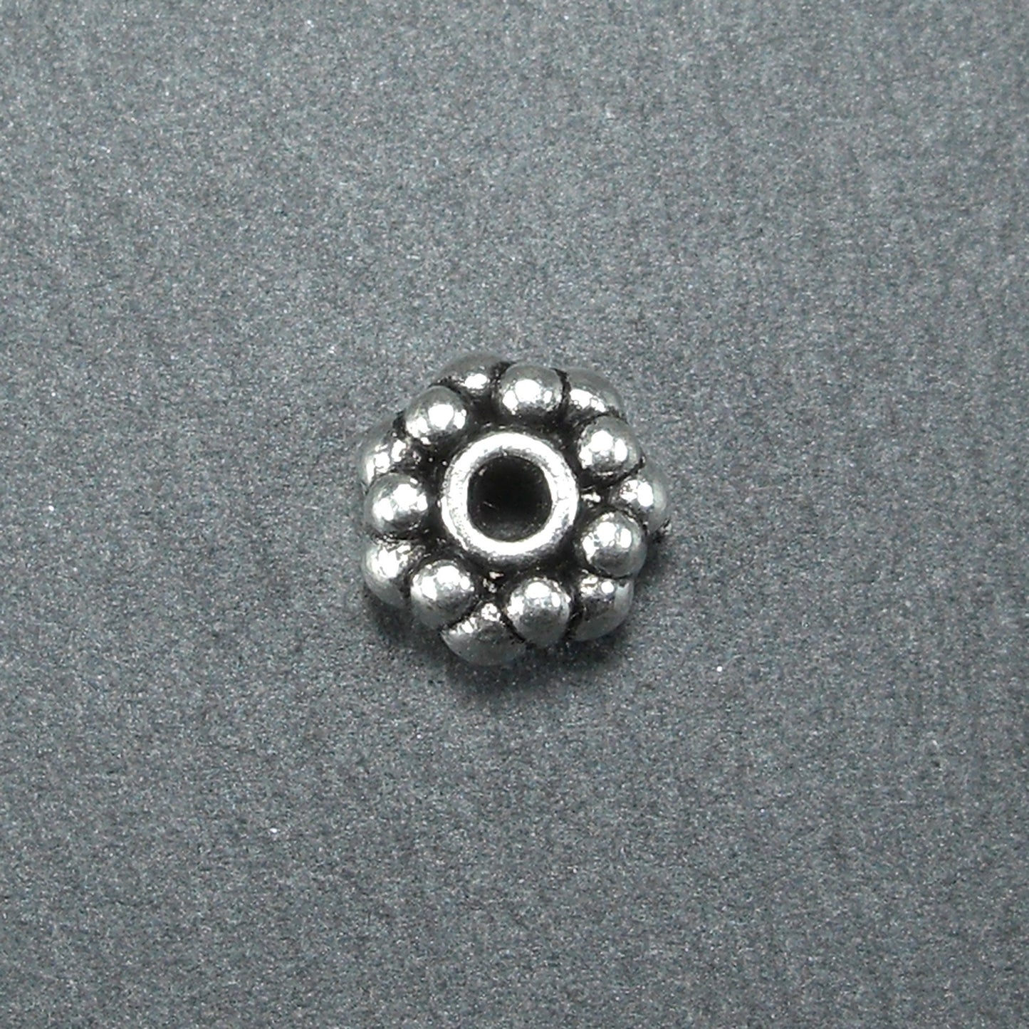 10 Spacer Perlen 8 mm, Blüten, silberfarben, 10461