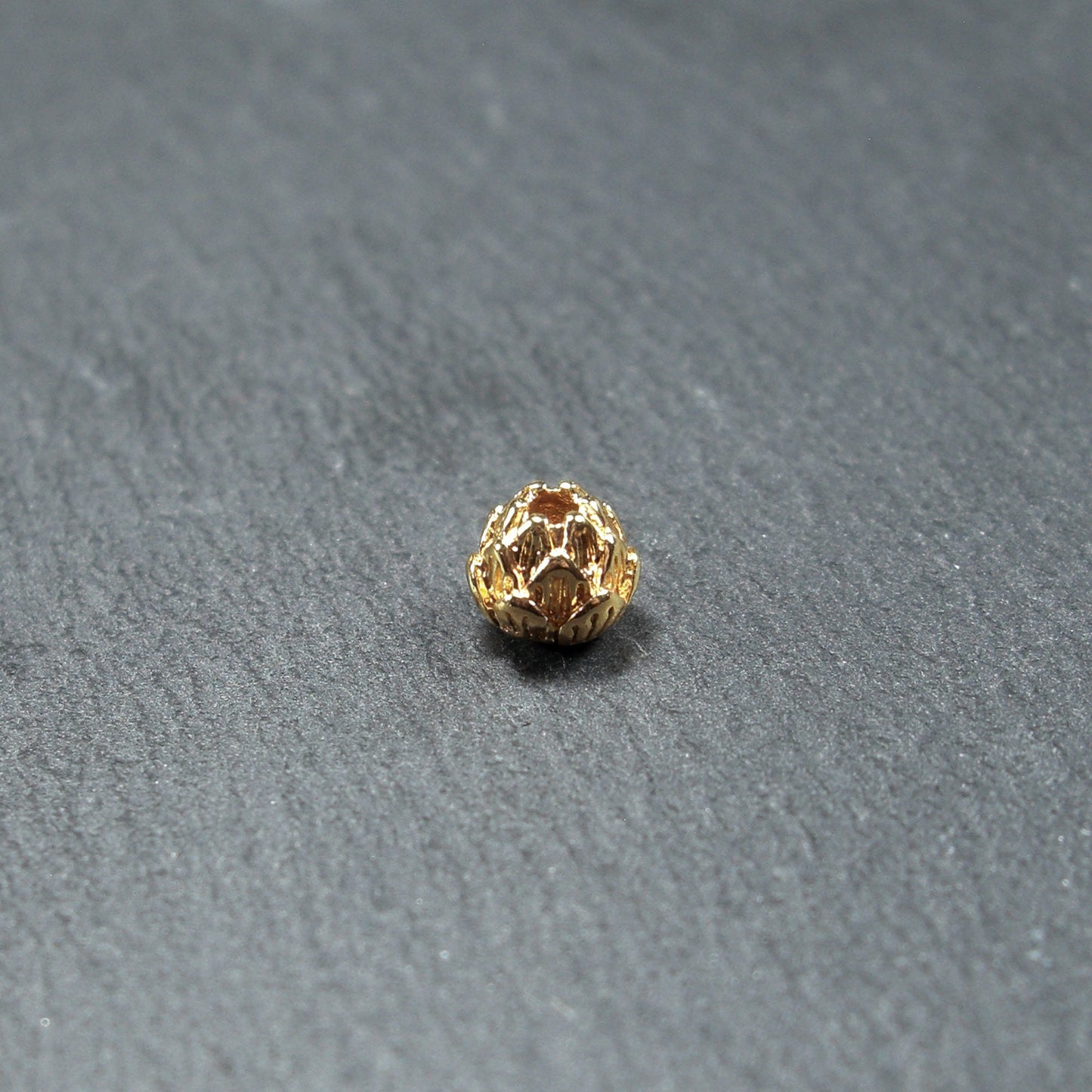 2 zauberhafte Lotos Perlen, 6 x 5 mm, 24 K Gold, 10453