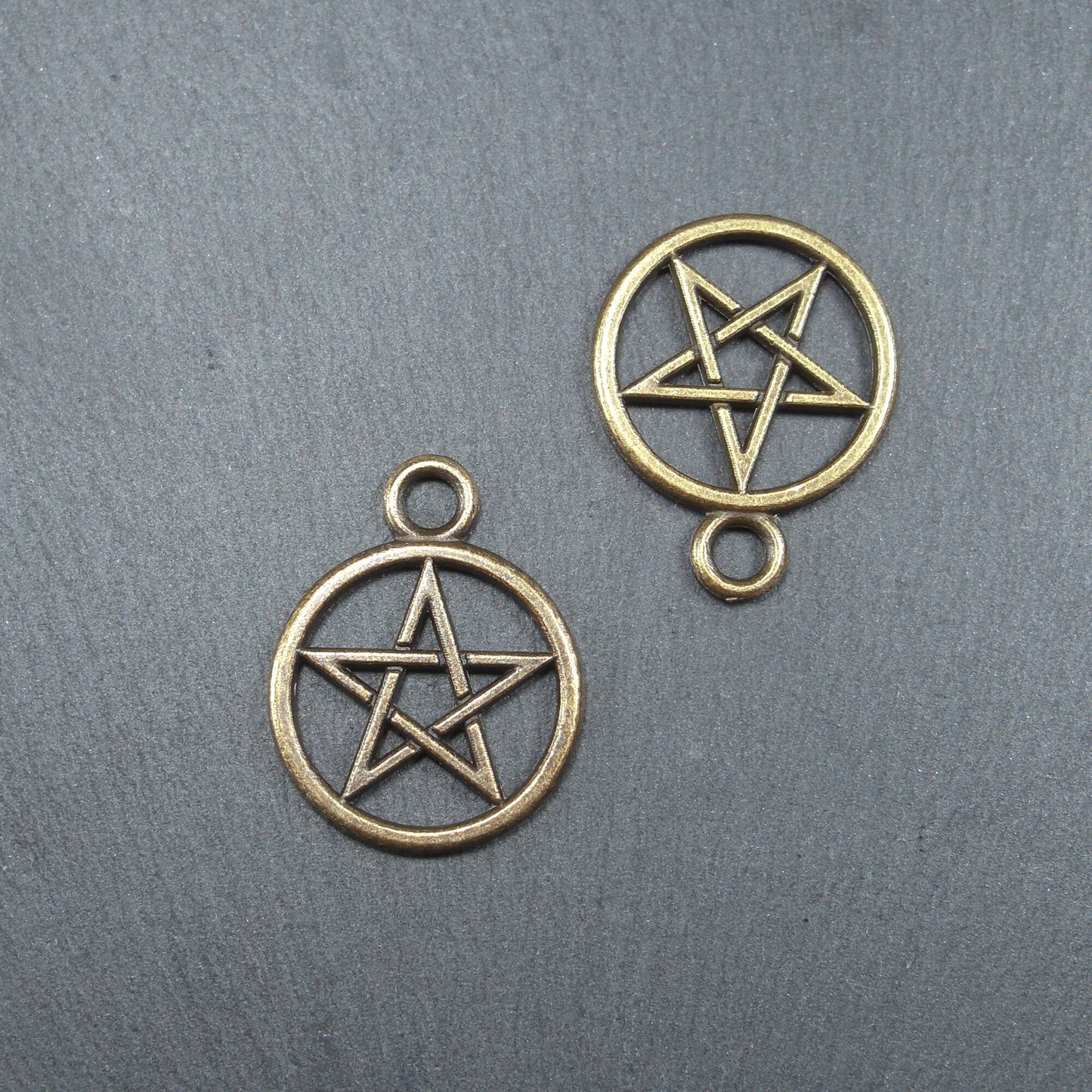 5 Anhänger Pentagramm, bronzefarben, 10504