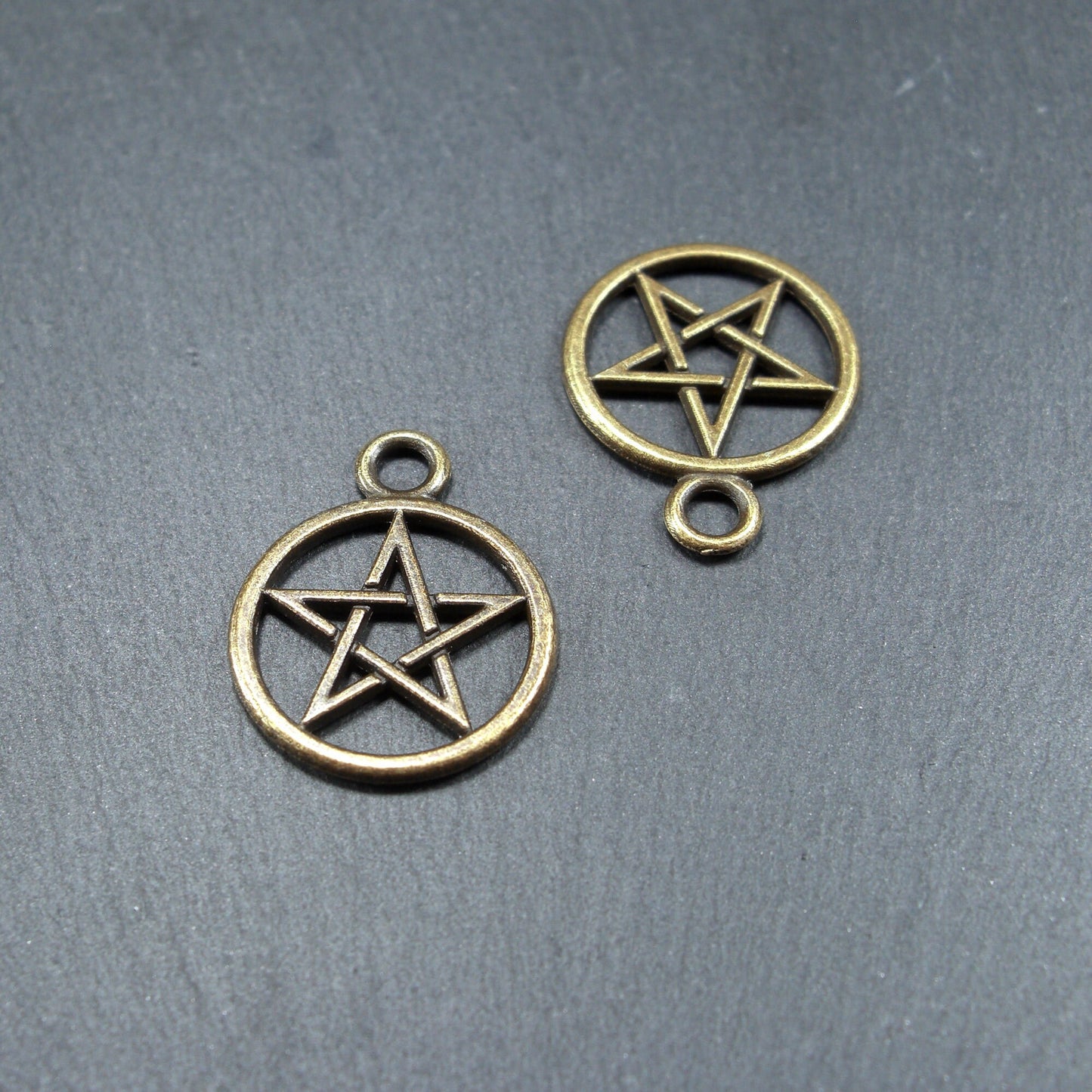 5 Anhänger Pentagramm, bronzefarben, 10504