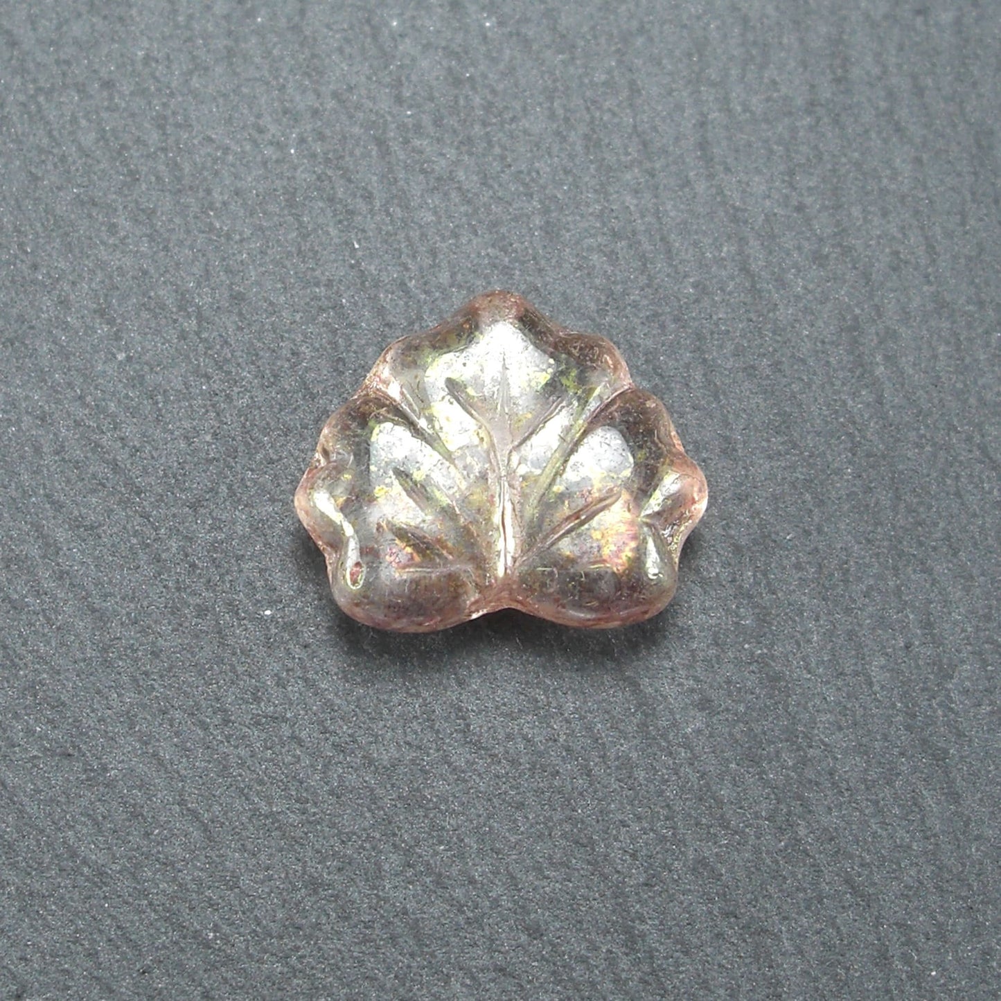 Böhmische Glasperle, Blatt, indisch Rot, rosa, 10484