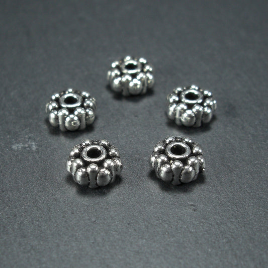 10 Spacer Perlen 8 mm, Blüten, silberfarben, 10461