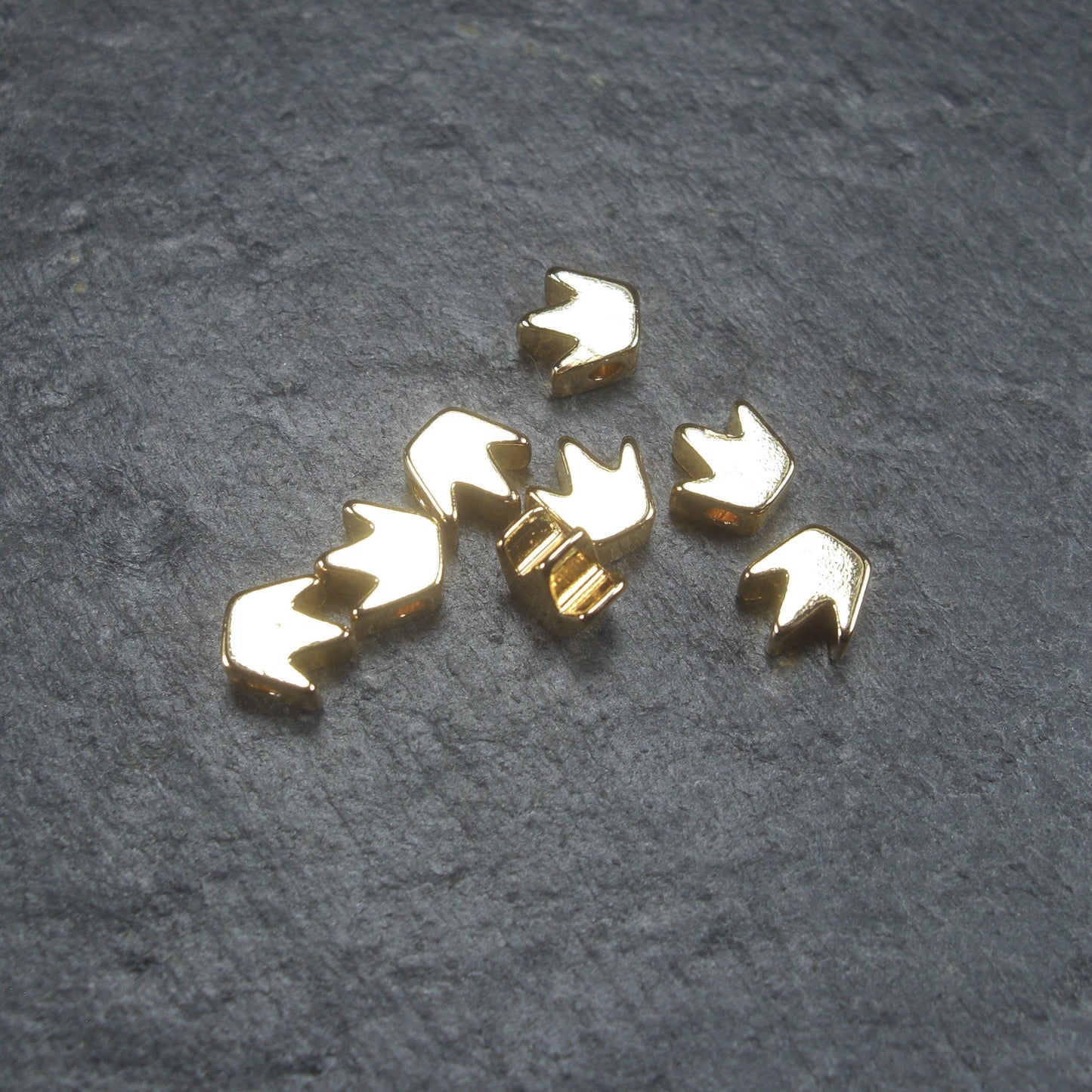 5 kleine Perlen Krone, goldfarben, 10516