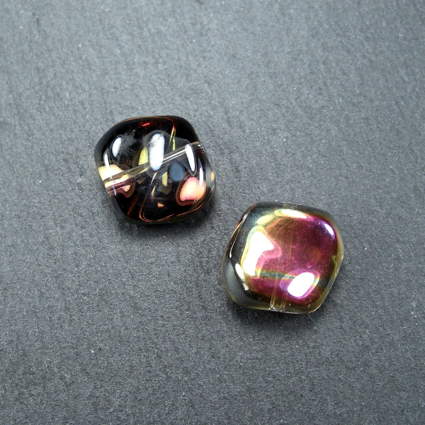 5 Glasperlen 10 mm, unregelmäßig, glänzend, aubergine gold bronze, 10563