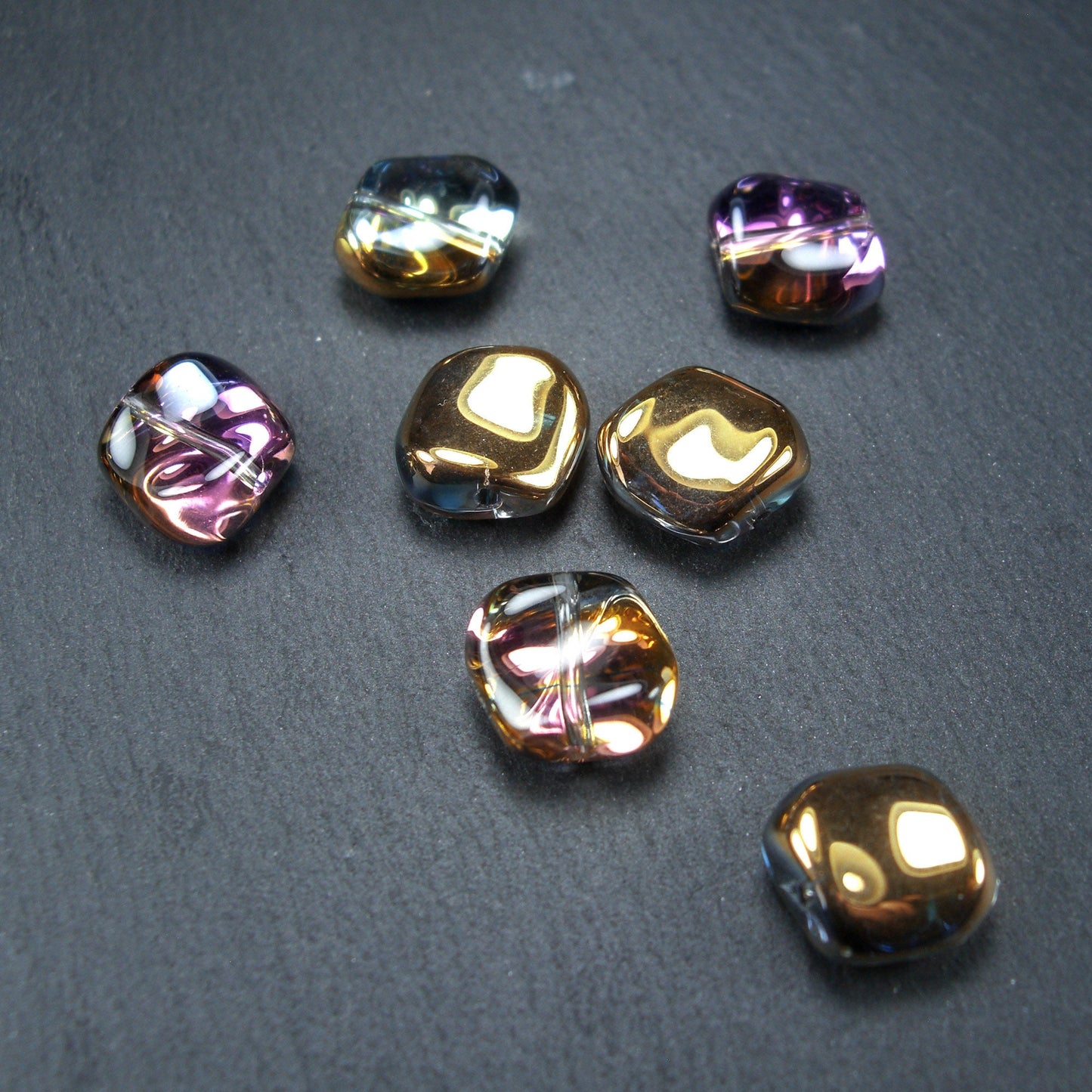 5 Glasperlen 10 mm, unregelmäßig, glänzend, rosa gold bronze, 10566