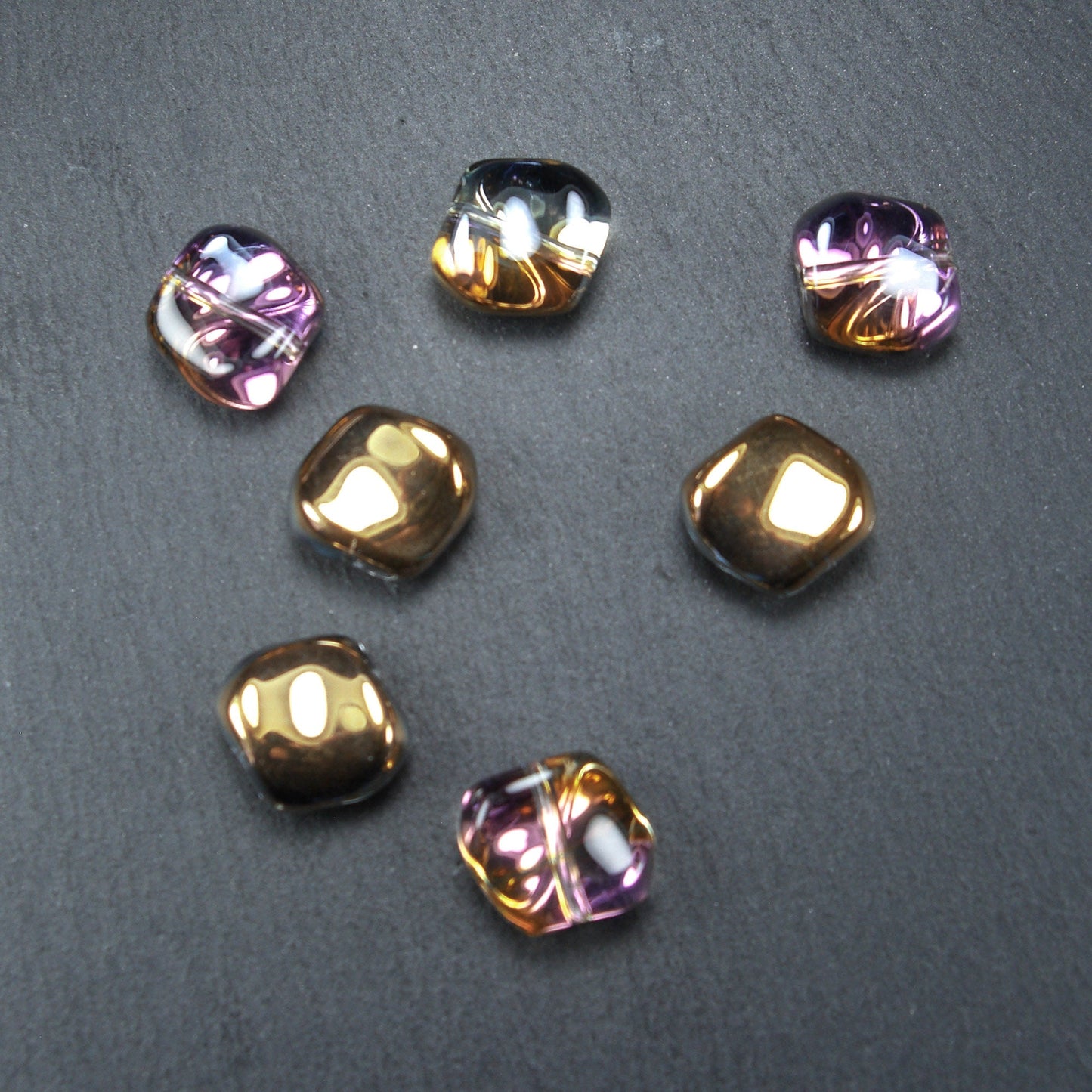 5 Glasperlen 10 mm, unregelmäßig, glänzend, rosa gold bronze, 10566