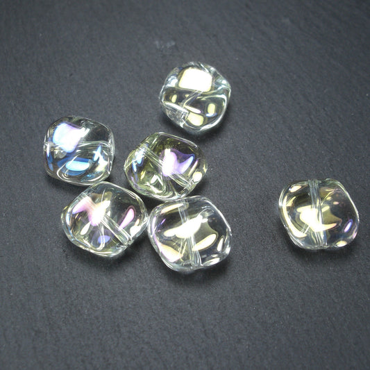 5 Glasperlen 10 mm, unregelmäßig, glänzend, klarweiß perlmutt, 10564