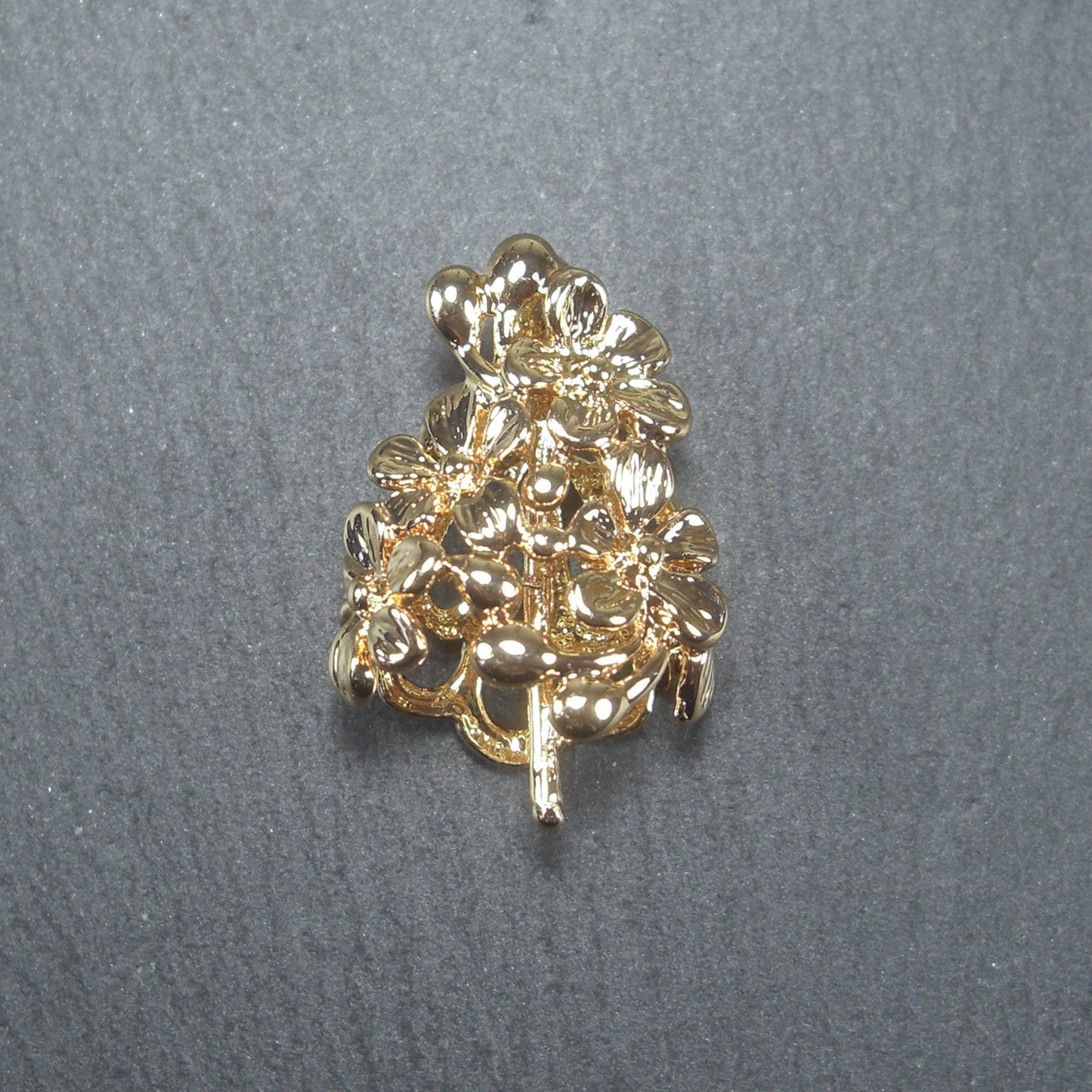 2 Perlenkappen 18 x 13,5 x 8,4 mm, Messing, 24 Karat vergoldet, 10644