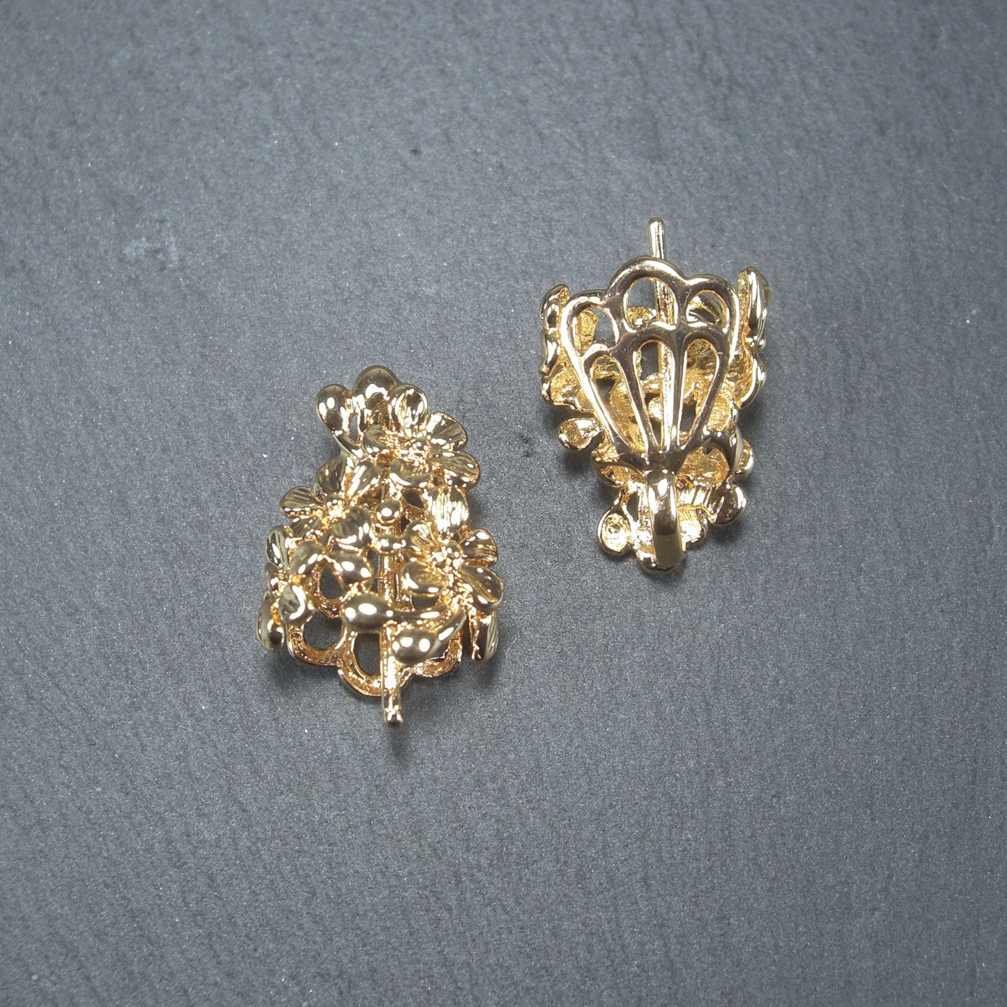 2 Perlenkappen 18 x 13,5 x 8,4 mm, Messing, 24 Karat vergoldet, 10644