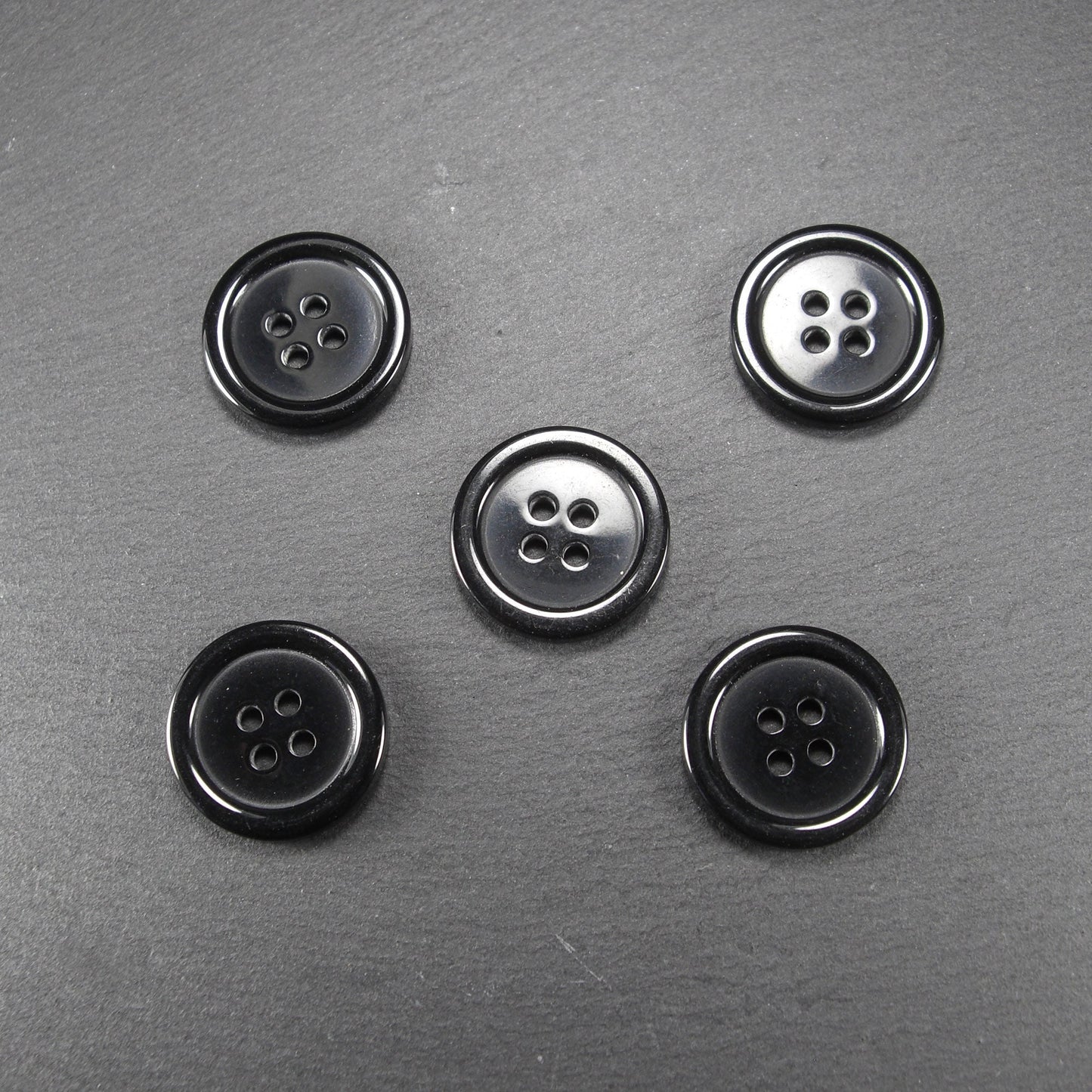 5 Knöpfe Resin, schwarz, 20 mm, 10763